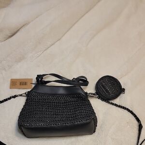 Elegant Steve Madden Black Woven Women's Bag